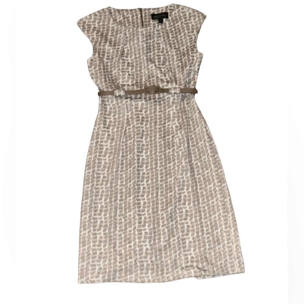 Connected apparel sleeveless belted dress